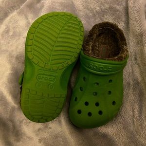 SUPER SALE Kids lined green Crocs size 8/9